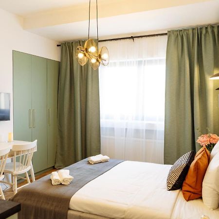 Beautiful Modern Studio - Cismigiu Park - Netflix ブカレスト エクステリア 写真