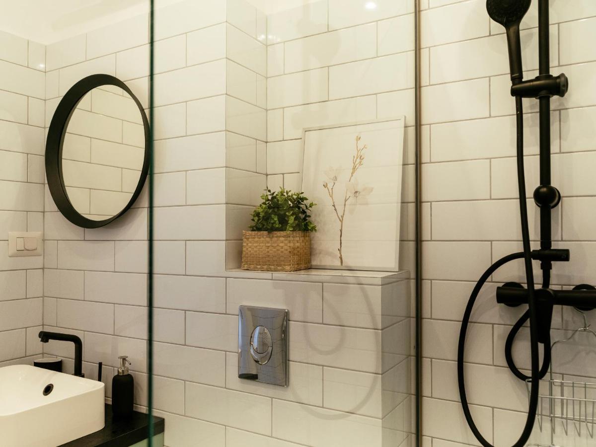 Beautiful Modern Studio - Cismigiu Park - Netflix ブカレスト エクステリア 写真