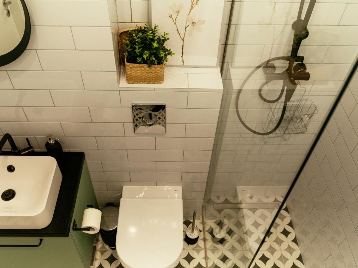Beautiful Modern Studio - Cismigiu Park - Netflix ブカレスト エクステリア 写真